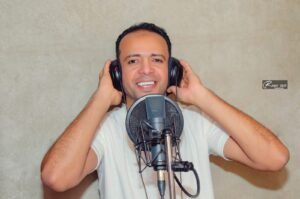 محمد الصبان يُشعل الساحة الفنية بأغنية 'دي ملاك': فن وعاطفة تخطف القلوب